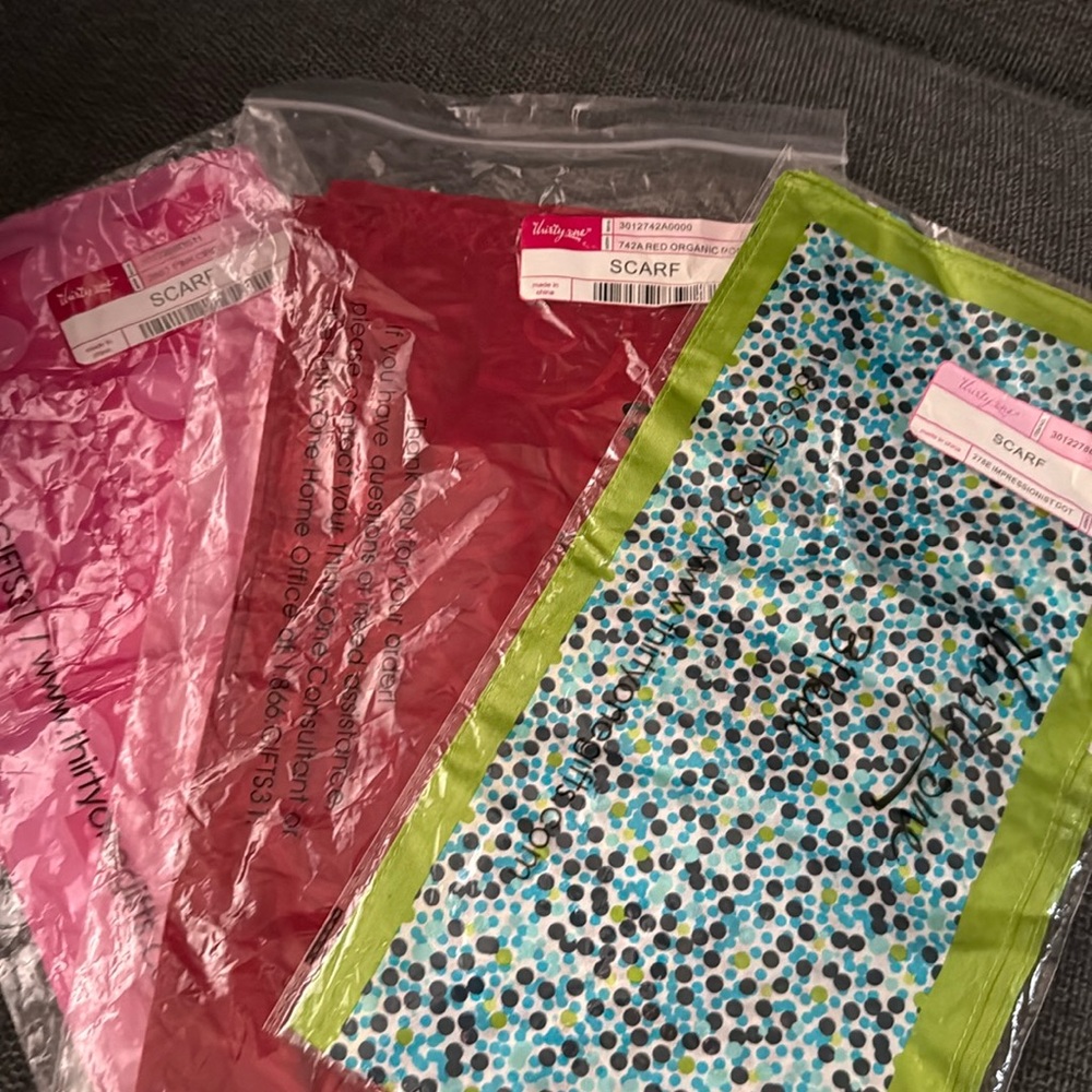 3 brand new thirty one scarfs